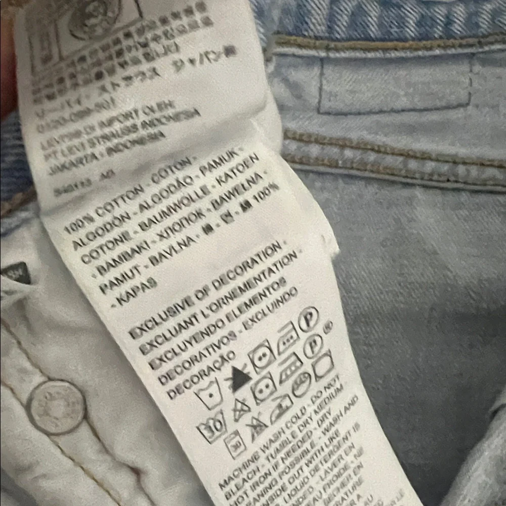 Levi’s 501 Light Blue Women's Jeans - Picture 4 of 10
